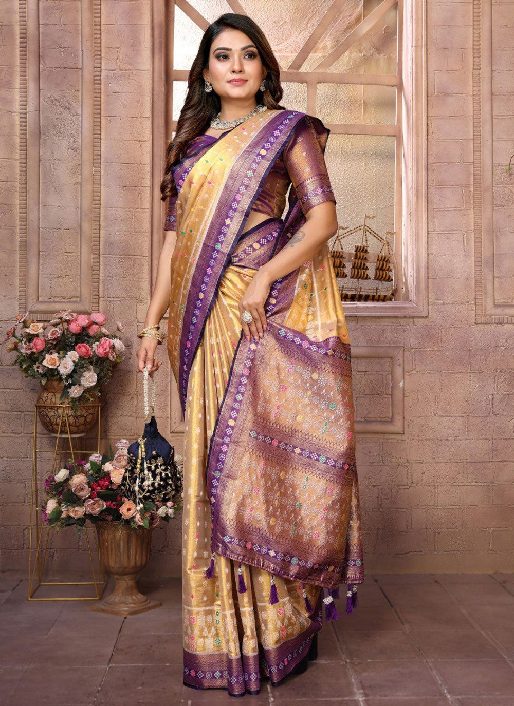 Trendy Saree Jacquard Work Cream Banarasi Silk S12897