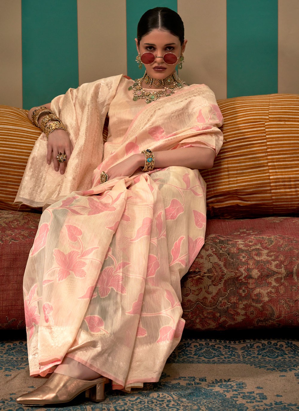 Classic Floral Printed Linen Saree - S7118