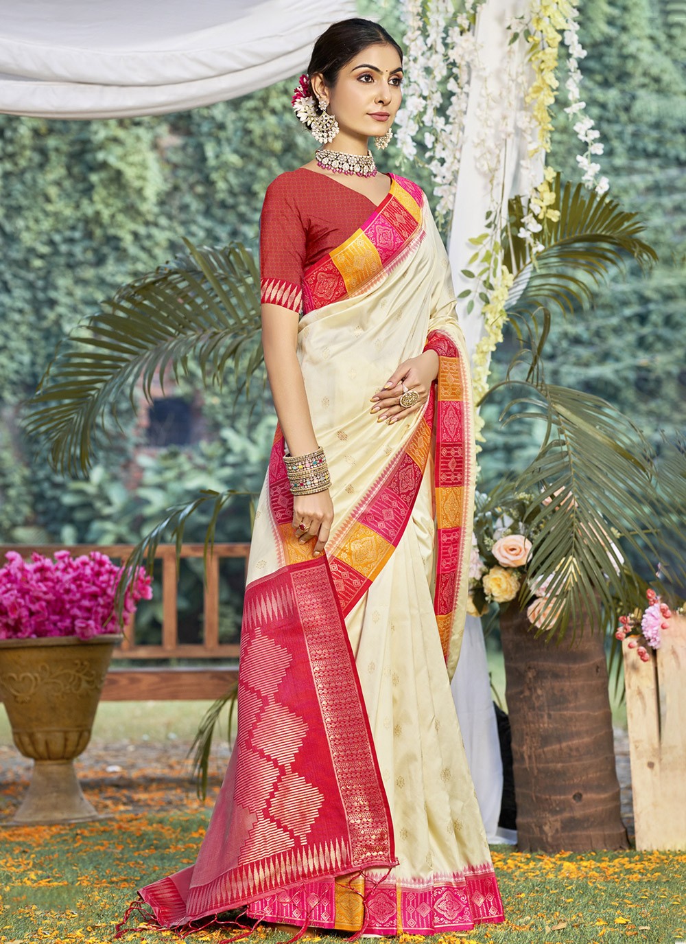 Classic Weaving Zari Silk Cream Saree - S11410
