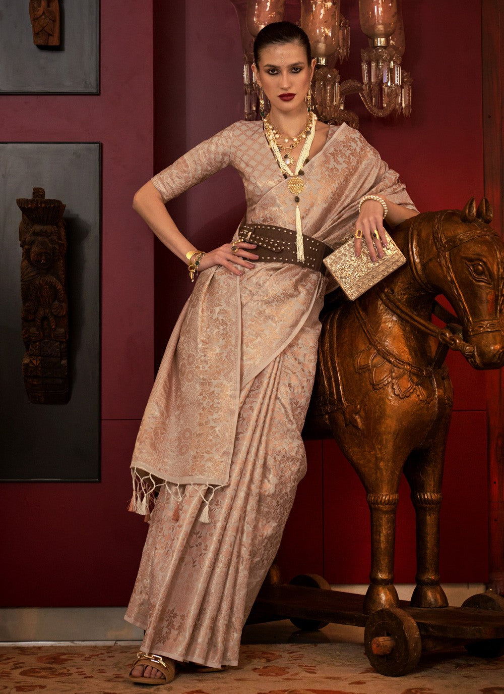 Classic Weaving Zari Handloom Silk Saree - S3826