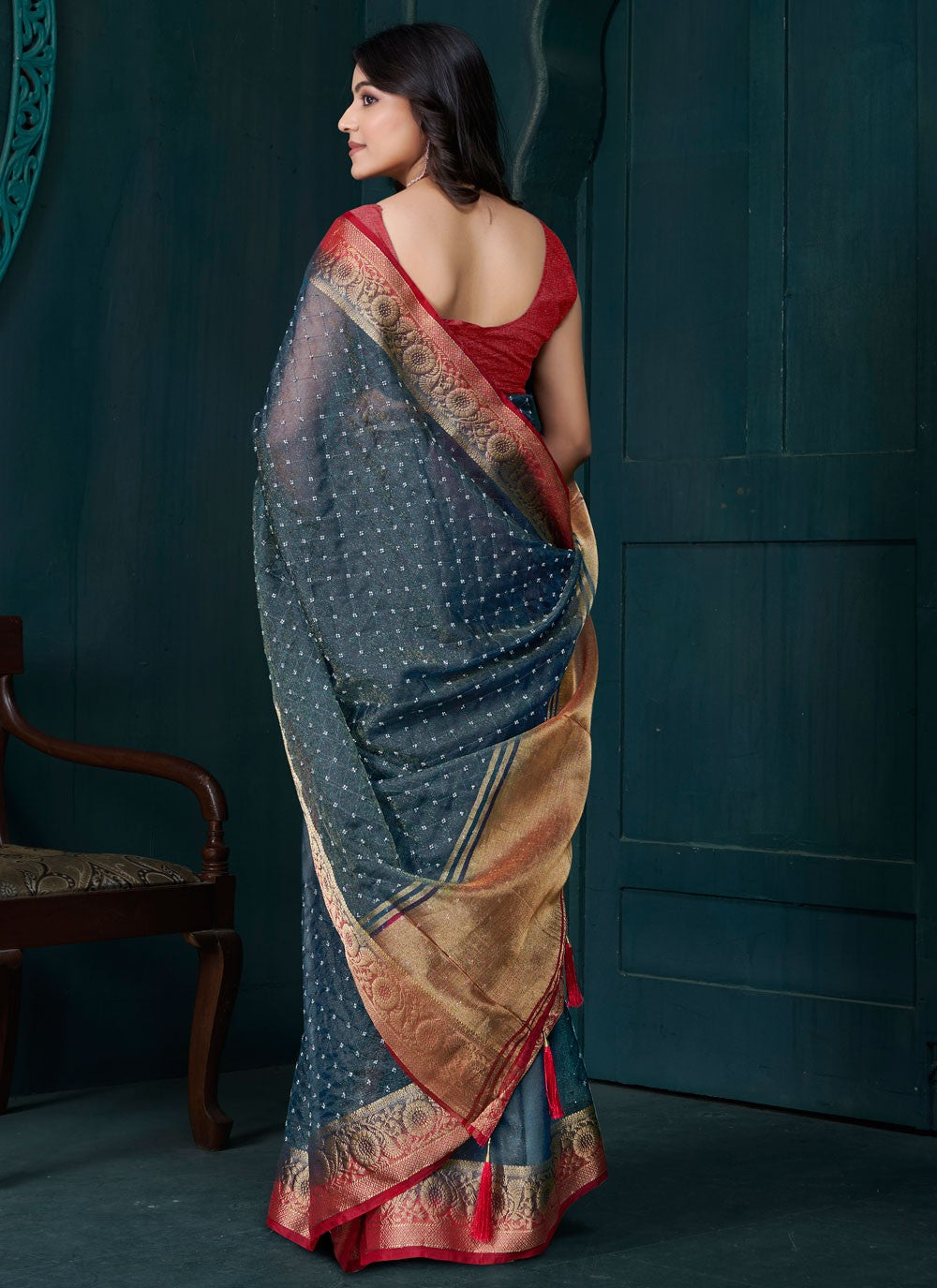 Beads Jacquard Grey Designer Saree S15057