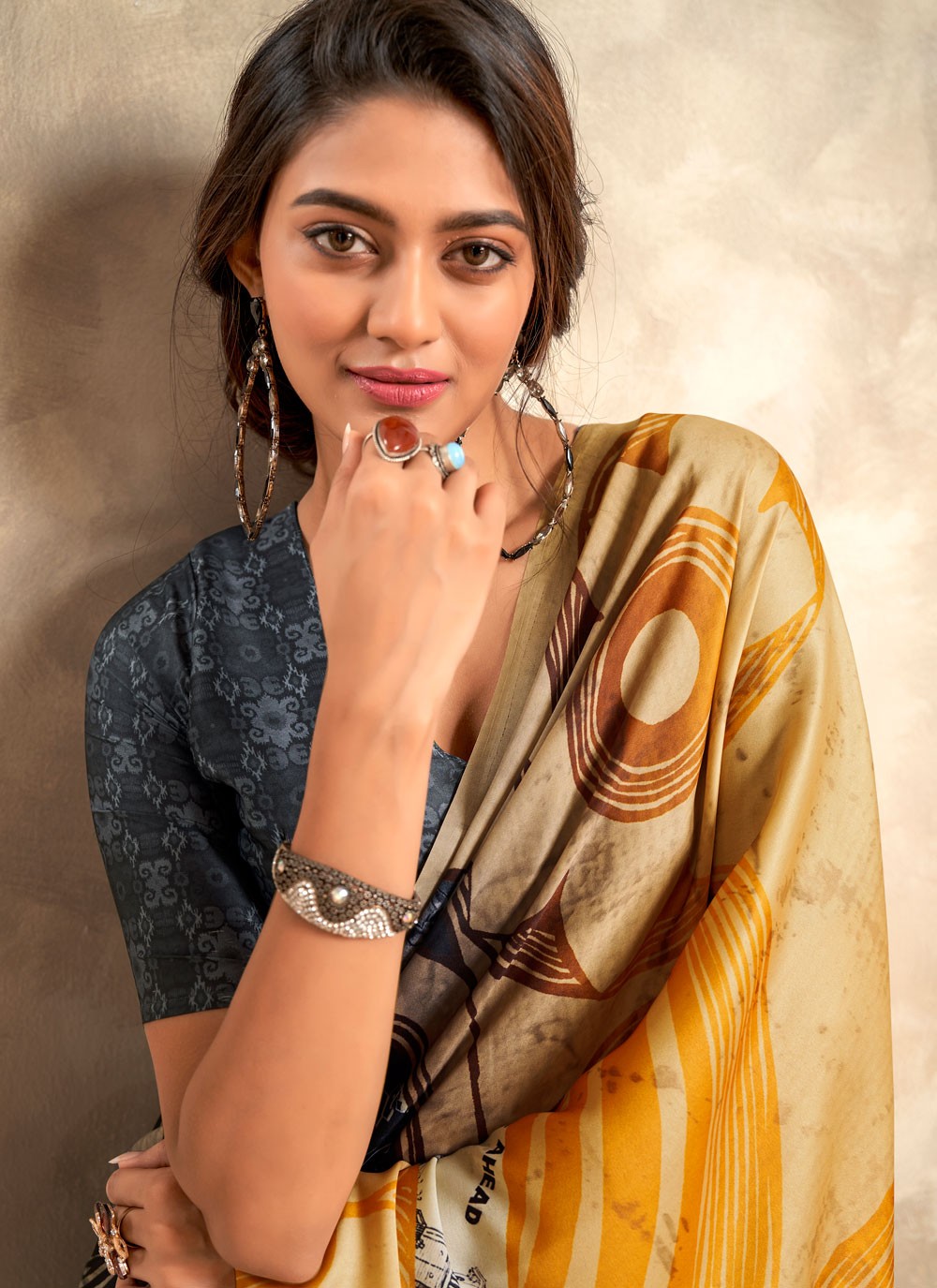 Casual Abstract Print Satin Saree - S6316