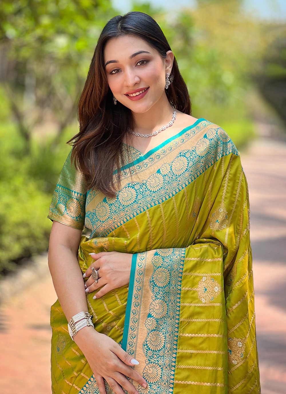 Traditional Weaving Zari Silk Saree - S8375