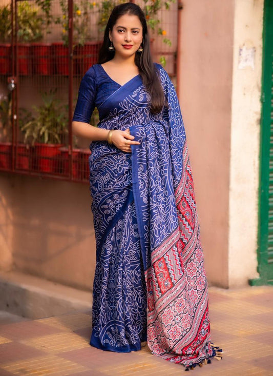 Trendy Digital Print Silk Blend Saree - S5734
