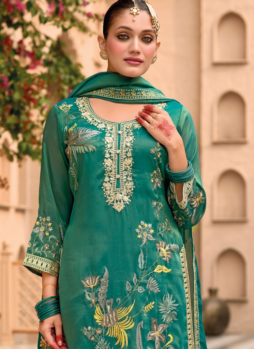 Salwar Suit Embroidered Green Shimmer T5214
