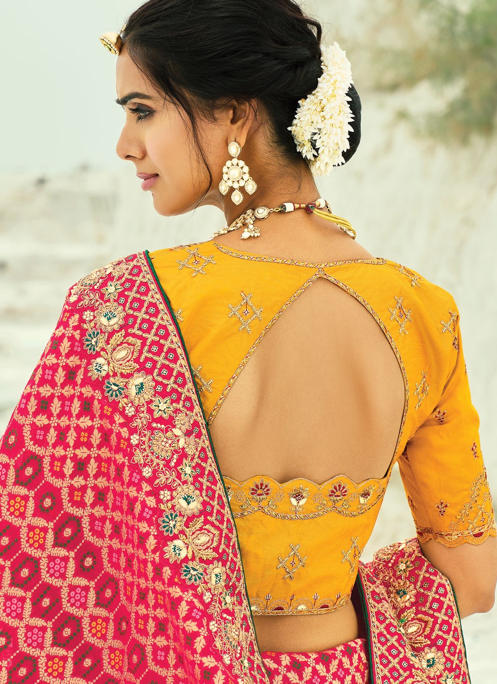 Red Pure Georgette Classic Saree Bandhej, Beads, Embroidered, Fancy Work, Zari S19121