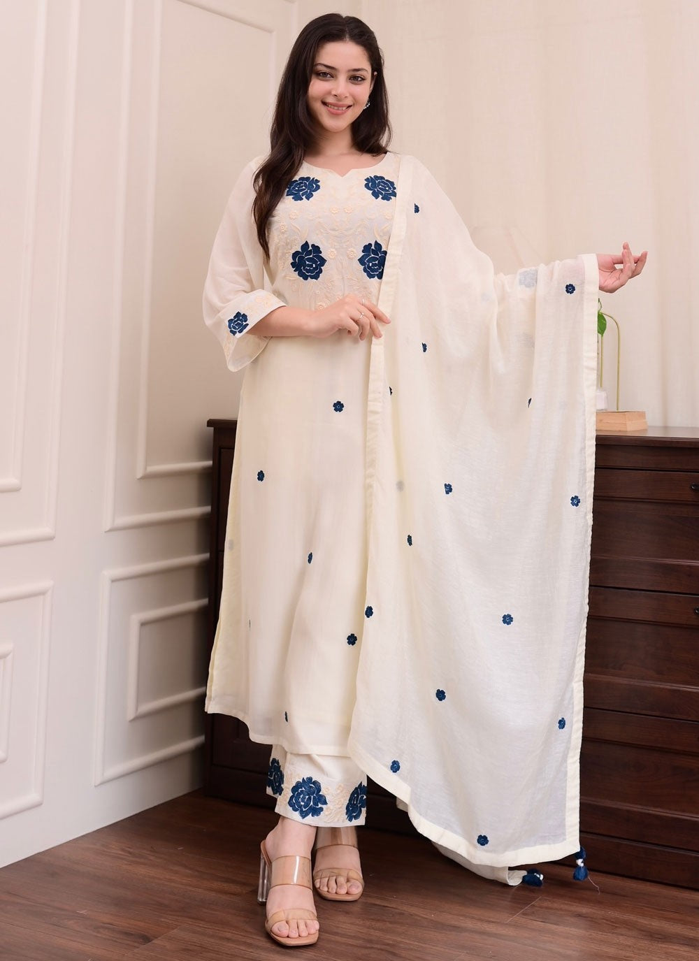 Pant Style Suit Embroidered Off White T8792