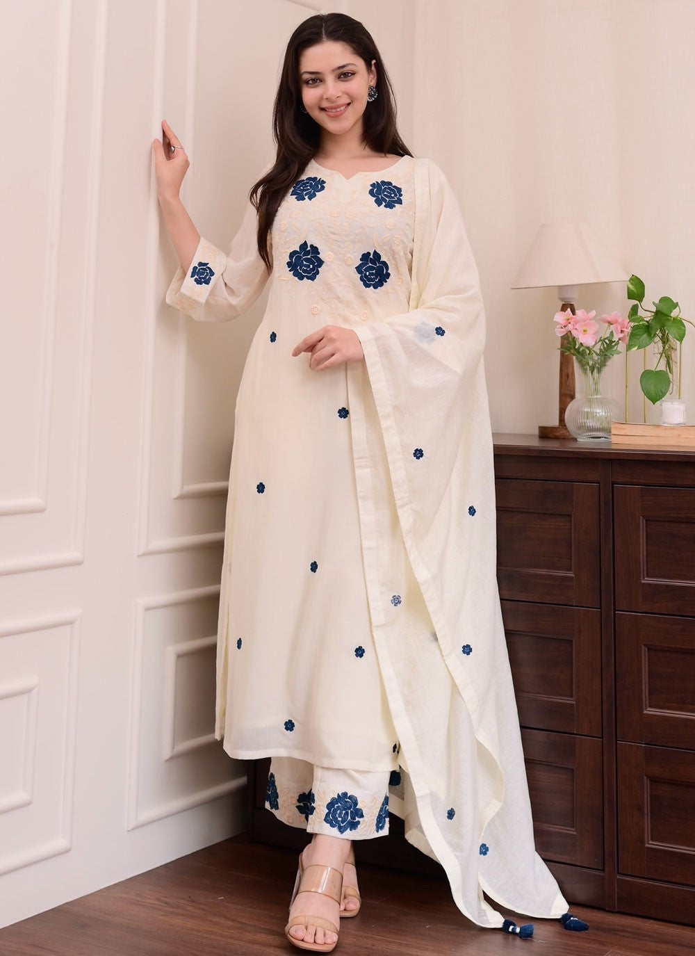 Pant Style Suit Embroidered Off White T8792