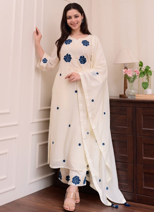 Pant Style Suit Embroidered Off White T8792