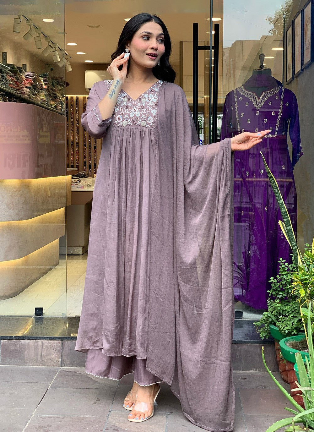 Embroidered Chinon Grey Salwar Suit T6399