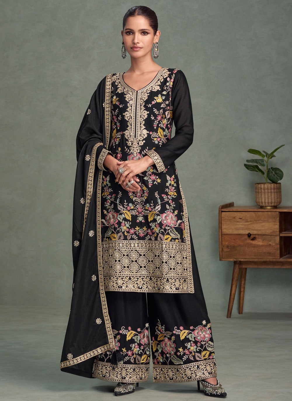 Embroidered Chinon Black Palazzo Suit T6244