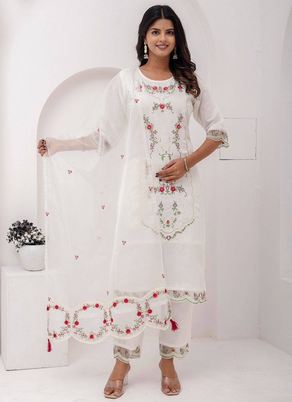 Archive Embroidered 316443 White T6722