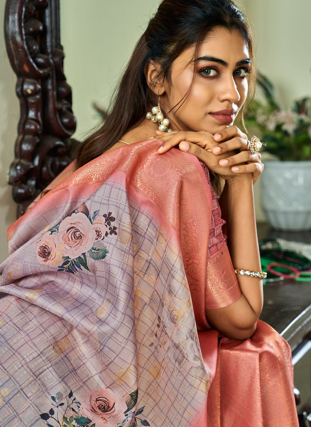 Trendy Floral Printed Handloom Silk Saree - S5403