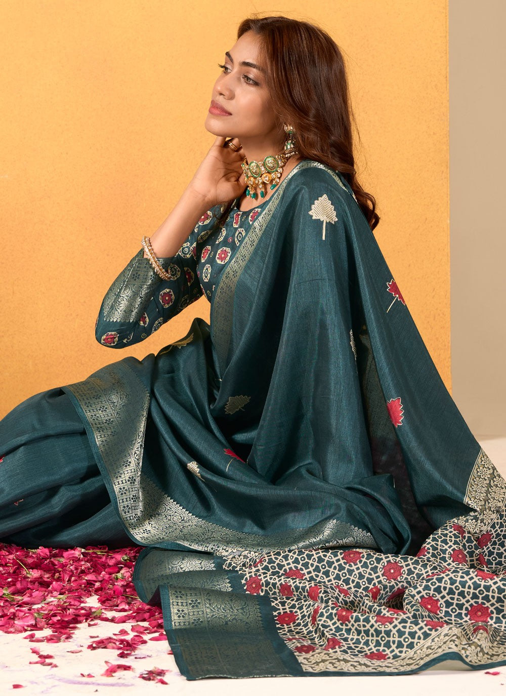 Classic Foliage Prints Silk Saree - S7675