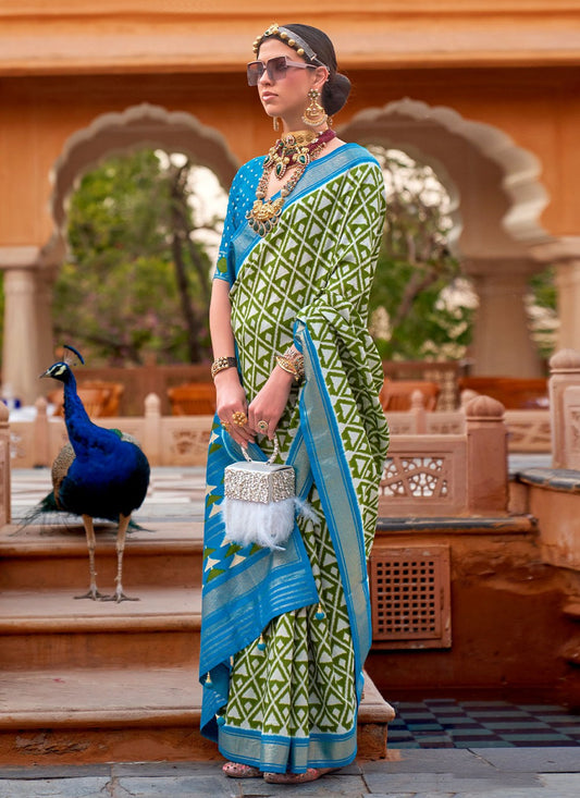 Classic Foliage Prints Silk Saree - S2648