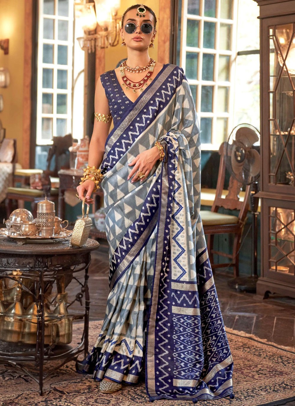 Geometric Print Silk Grey Contemporary Saree S14908