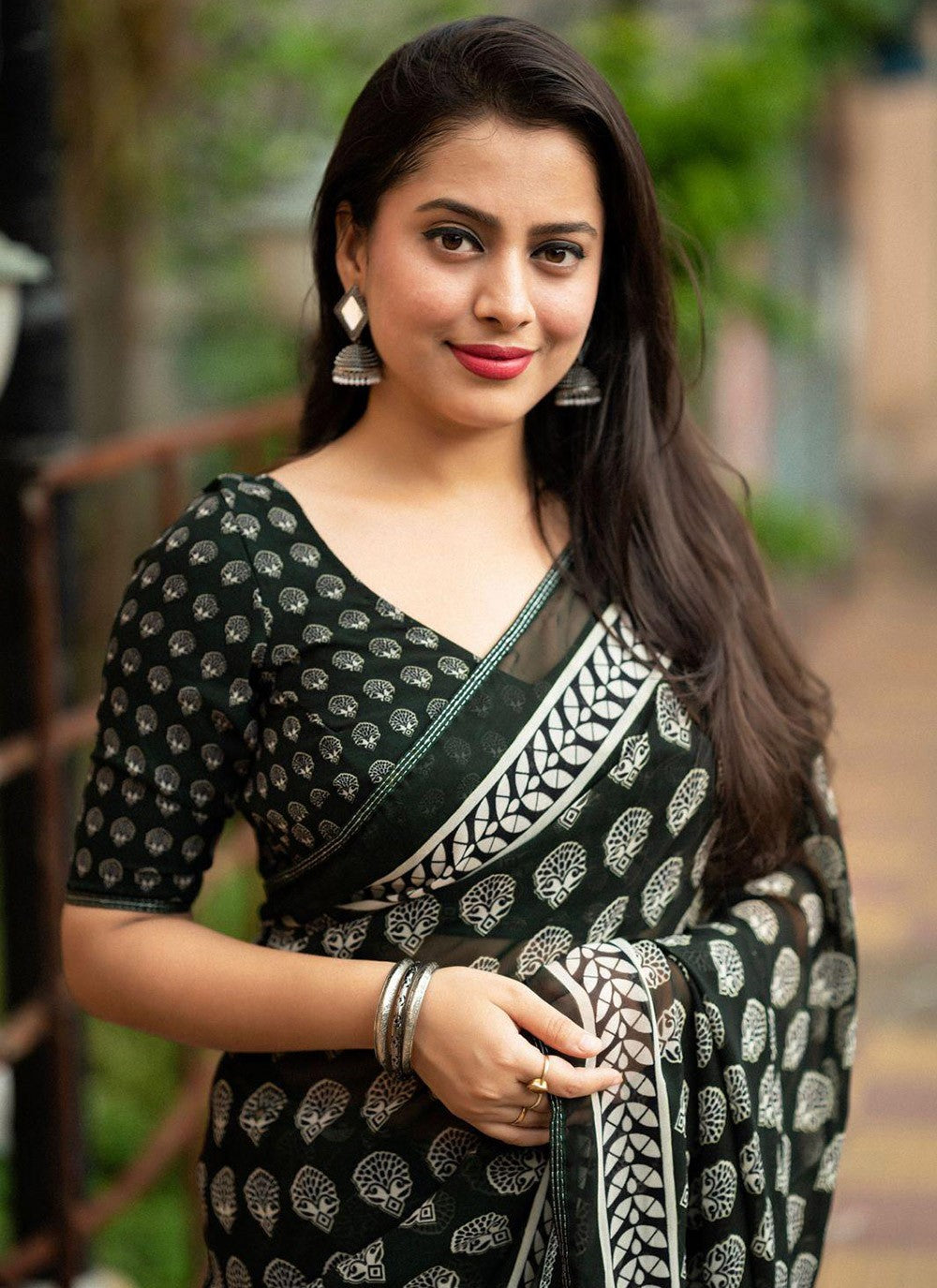 Trendy Digital Print Silk Blend Saree - S5734