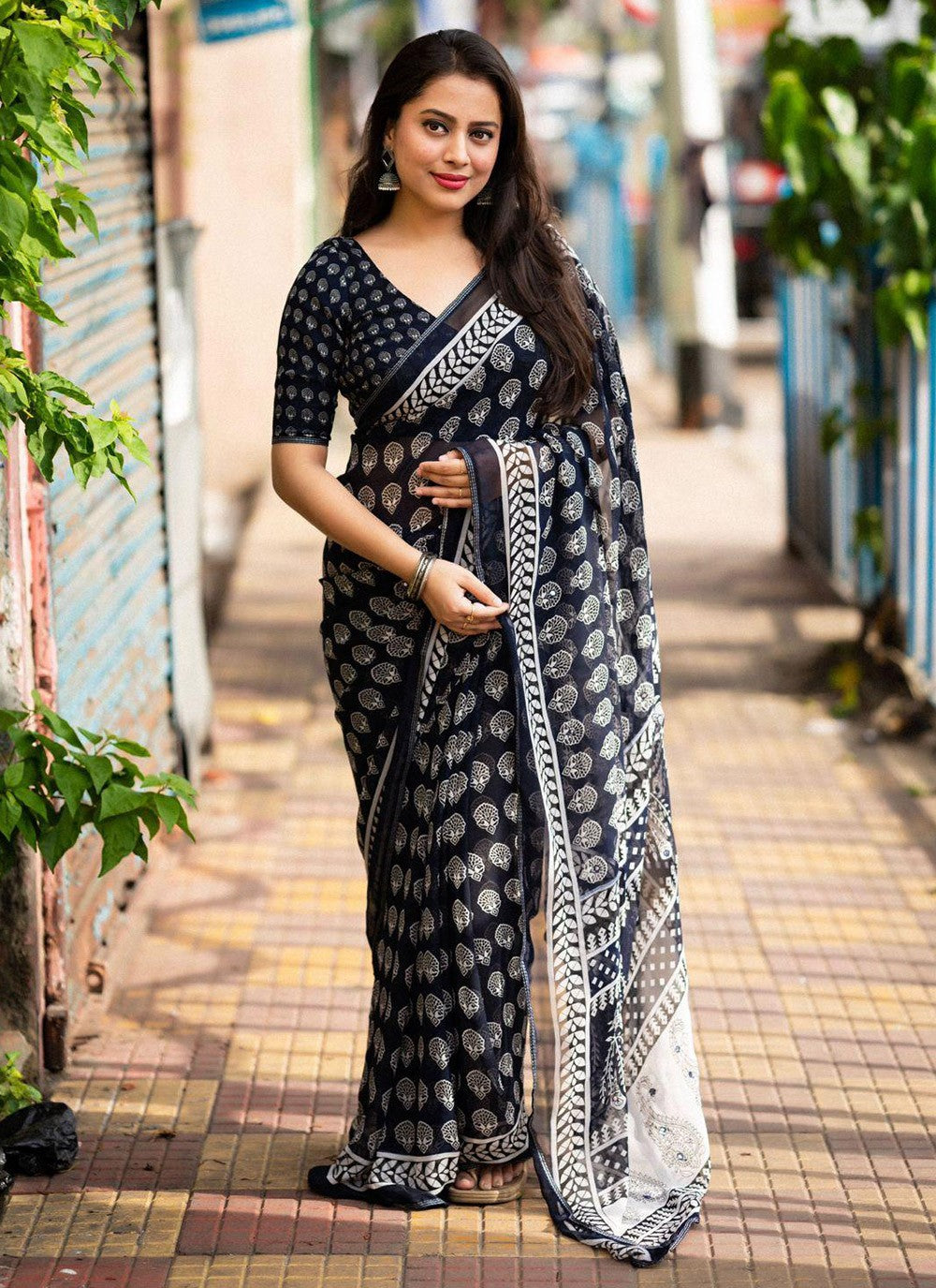 Trendy Digital Print Silk Blend Saree - S5734