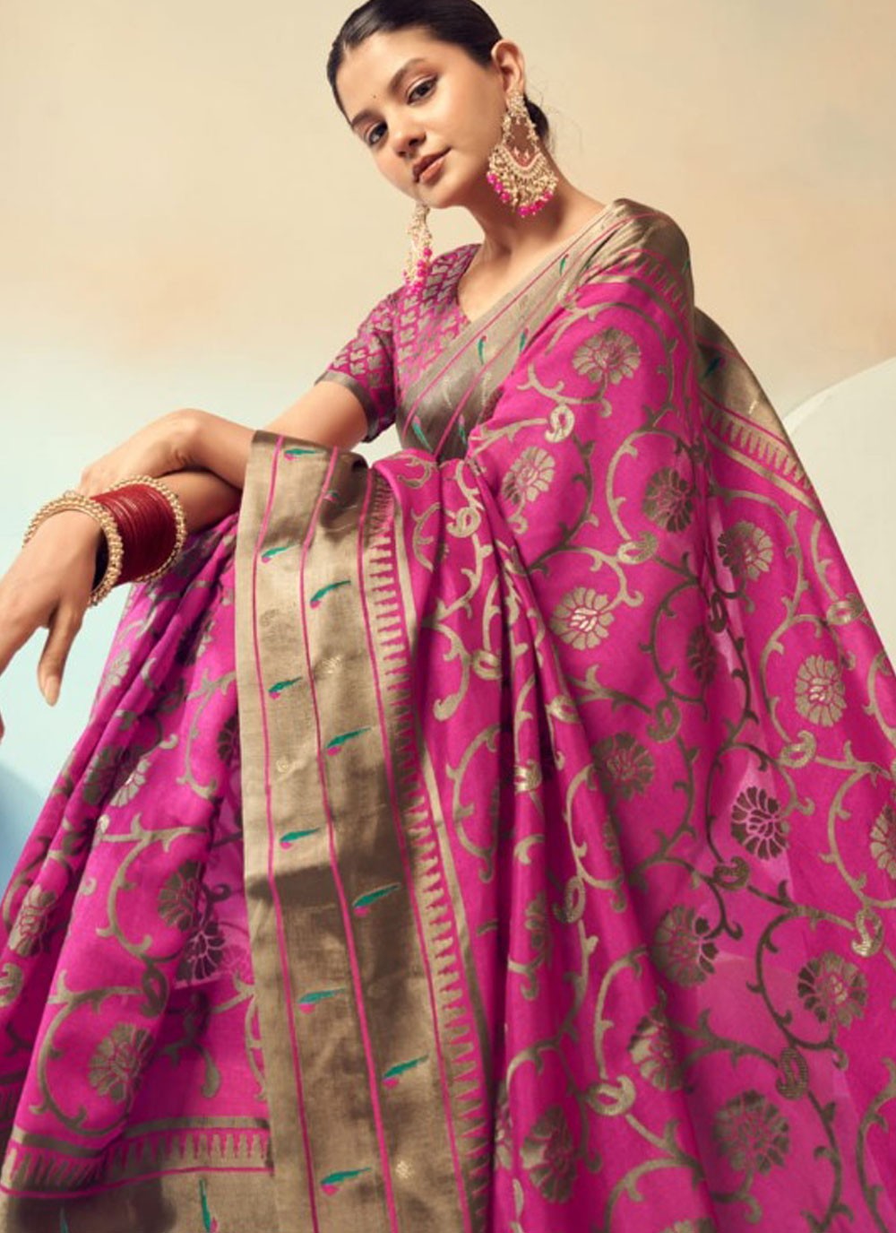 Weaving Zari Georgette Magenta Saree S14553