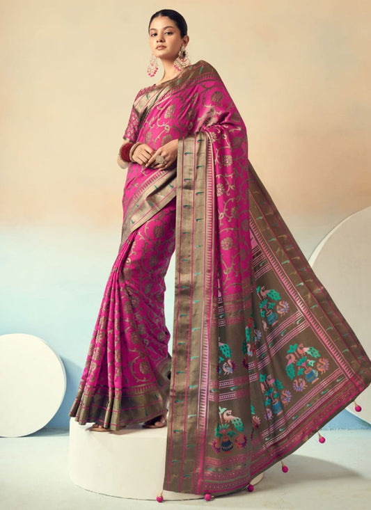 Weaving Zari Georgette Magenta Saree S14553
