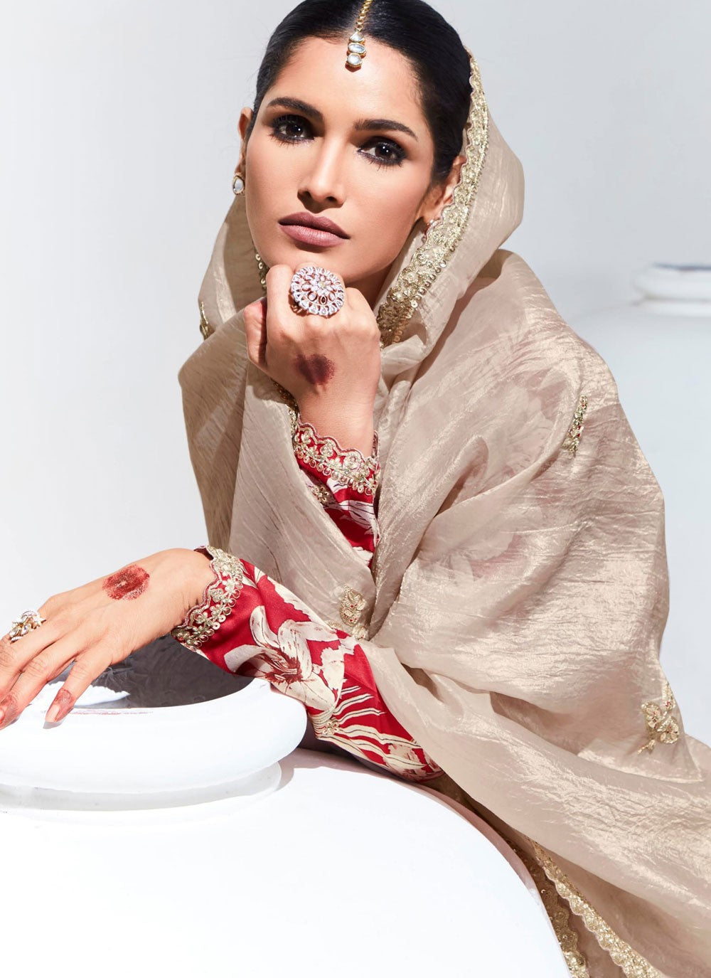 Beige Glass Tissue Classic Saree Buttis, Embroidered, Sequins, Thread, Zari S15693