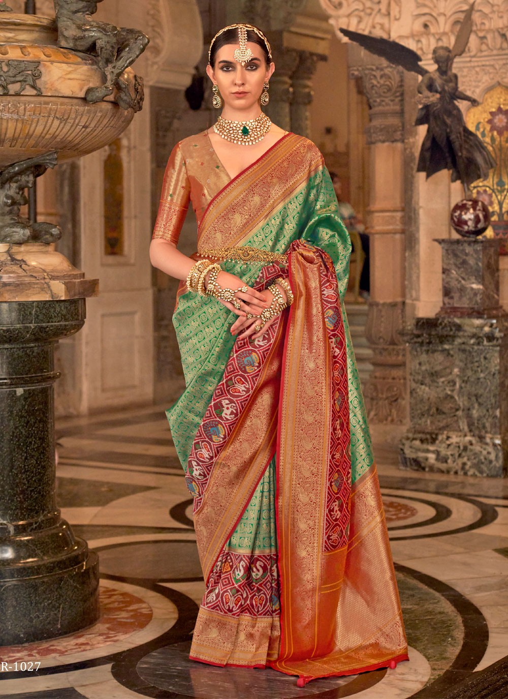 Trendy Meenakari Banarasi Silk Saree - S4928