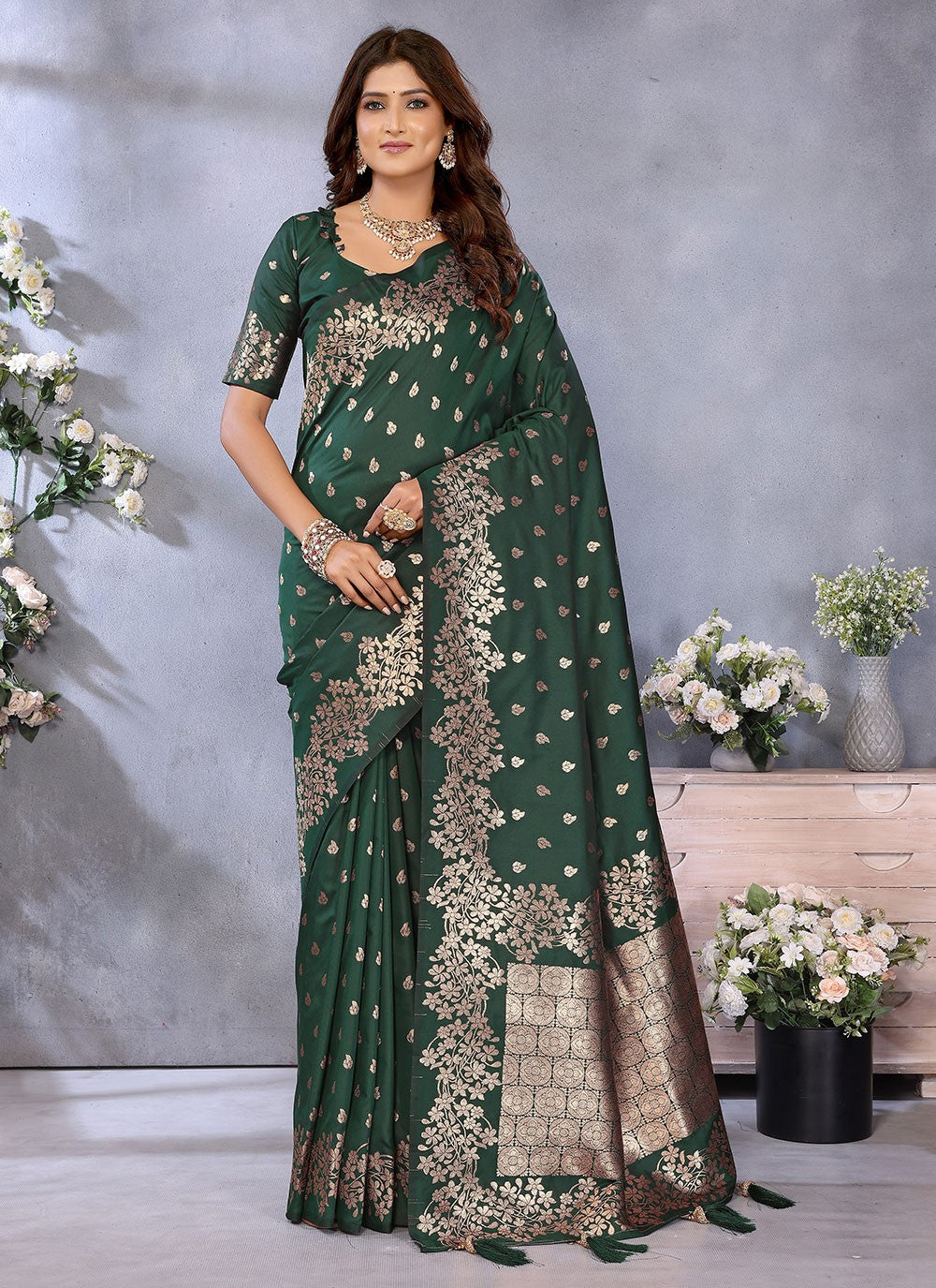 Green Banarasi Silk Trendy Saree Jacquard Work, Weaving Zari S16643