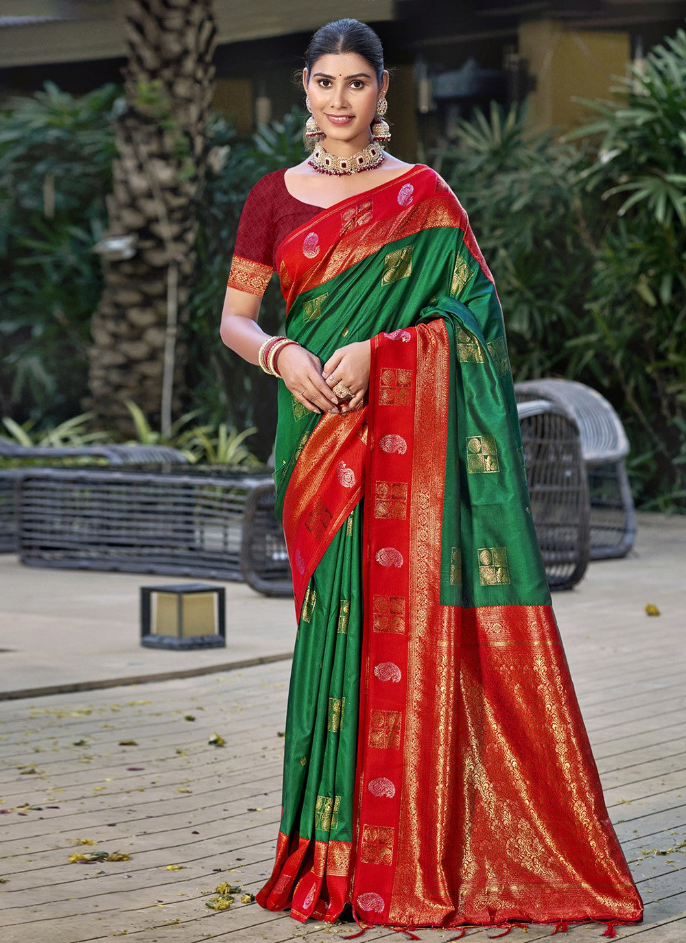 Contemporary Weaving Zari Silk Saree - S9867