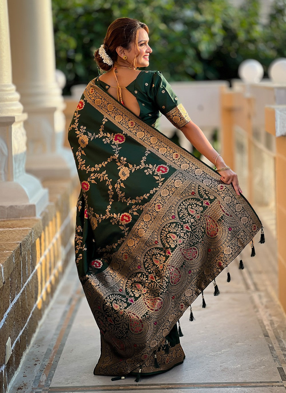Green Banarasi Silk Classic Saree Meenakari S16321