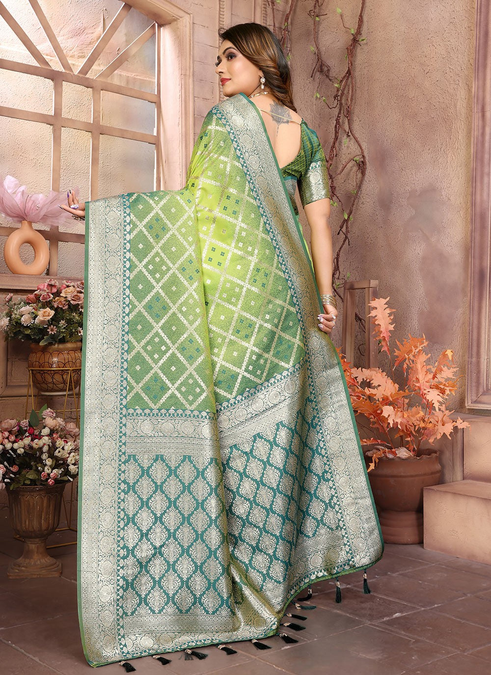 Woven Silk Green Saree S14647