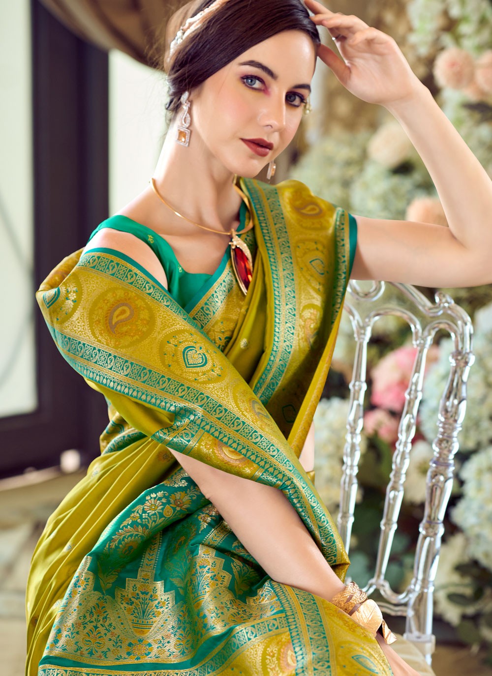 Designer Weaving Zari Green Banarasi Silk Saree S13541