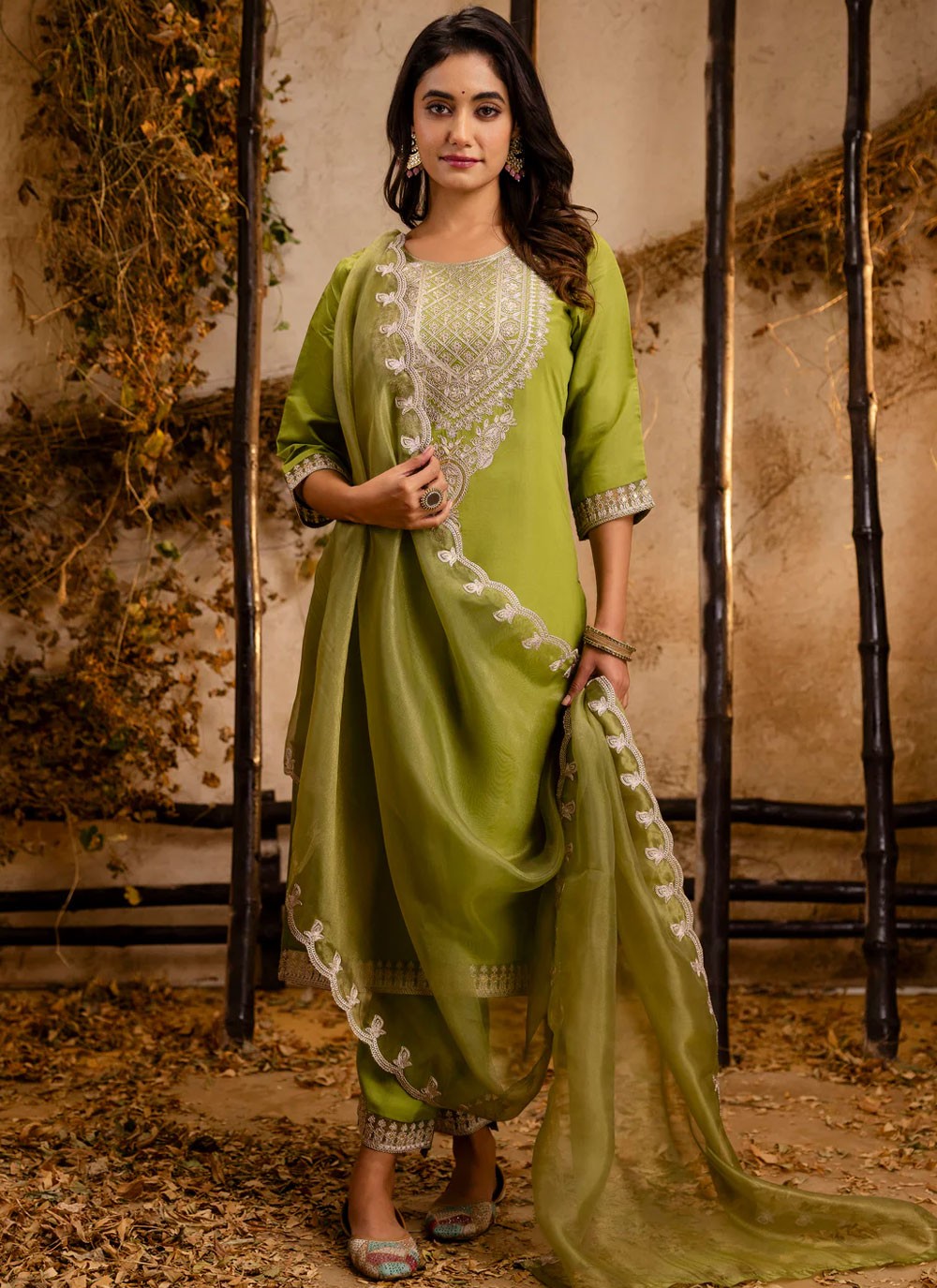 Embroidered Silk Blend Green Salwar Suit T6078