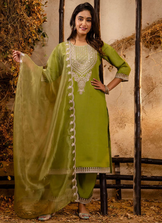 Embroidered Silk Blend Green Salwar Suit T6078