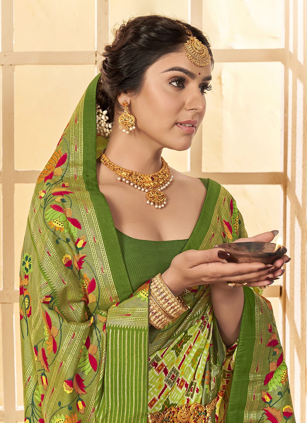 Border Work Cotton Silk Green Classic Saree S15289