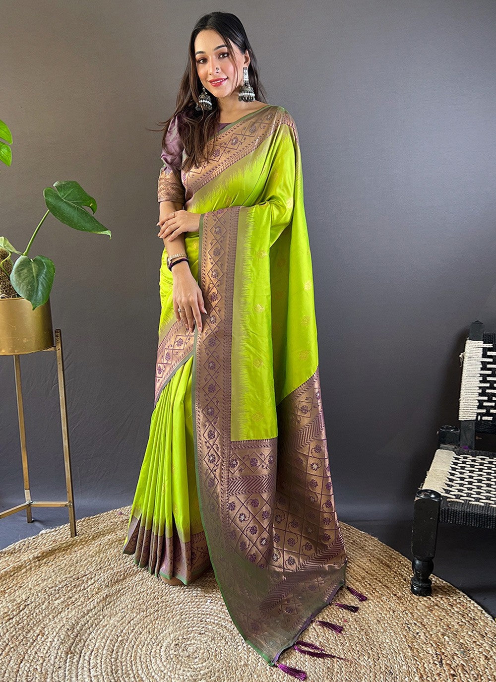 Classic Weaving Zari Silk Saree - S8381