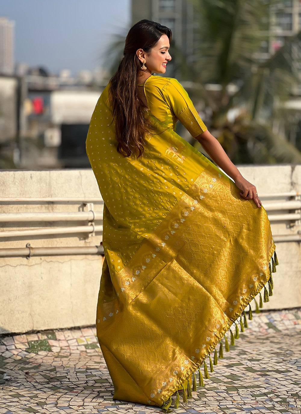 Classic Saree Weaving Zari Green Silk Saree S13156
