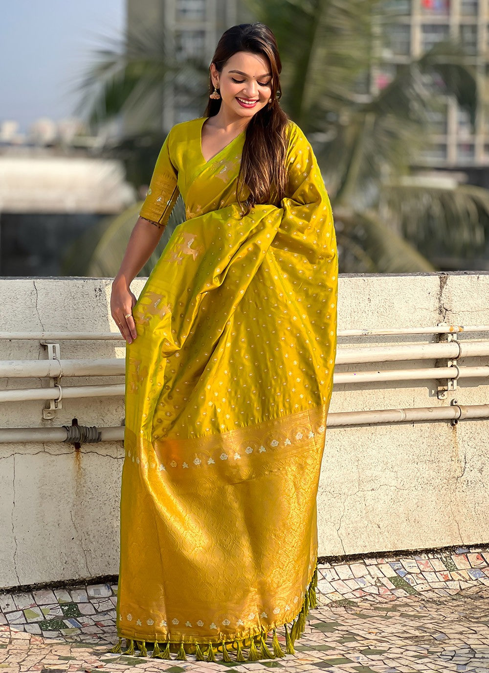 Classic Saree Weaving Zari Green Silk Saree S13156