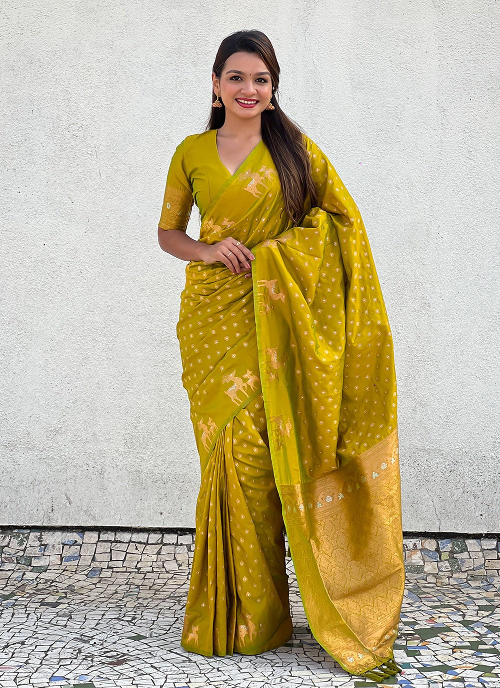 Classic Saree Weaving Zari Green Silk Saree S13156