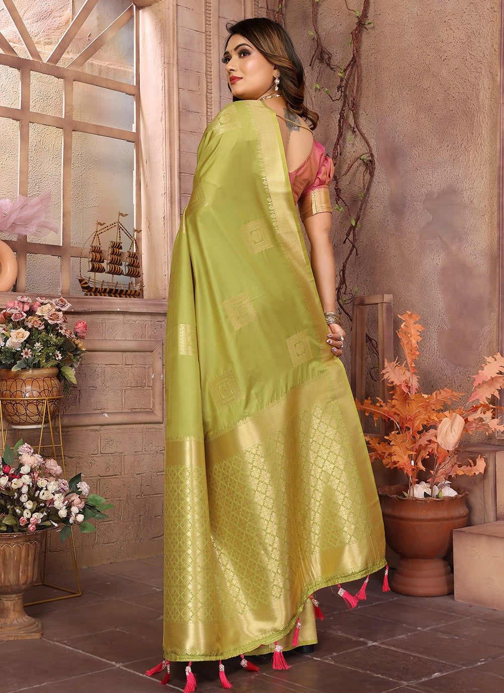 Woven Silk Green Saree S14747