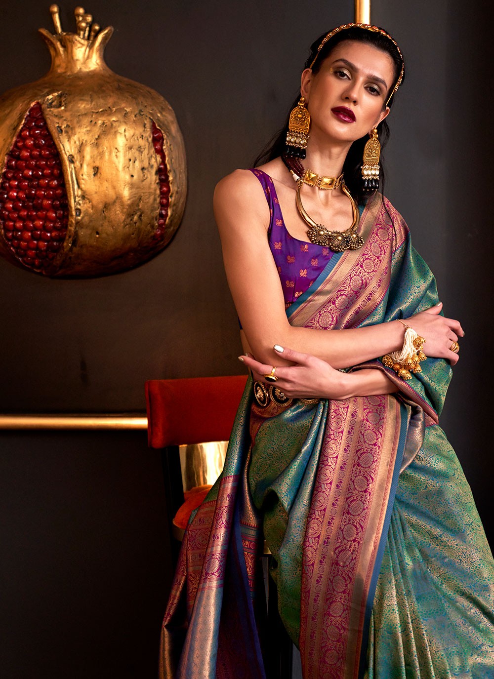 Trendy Weaving Zari Handloom Silk Saree - S4625