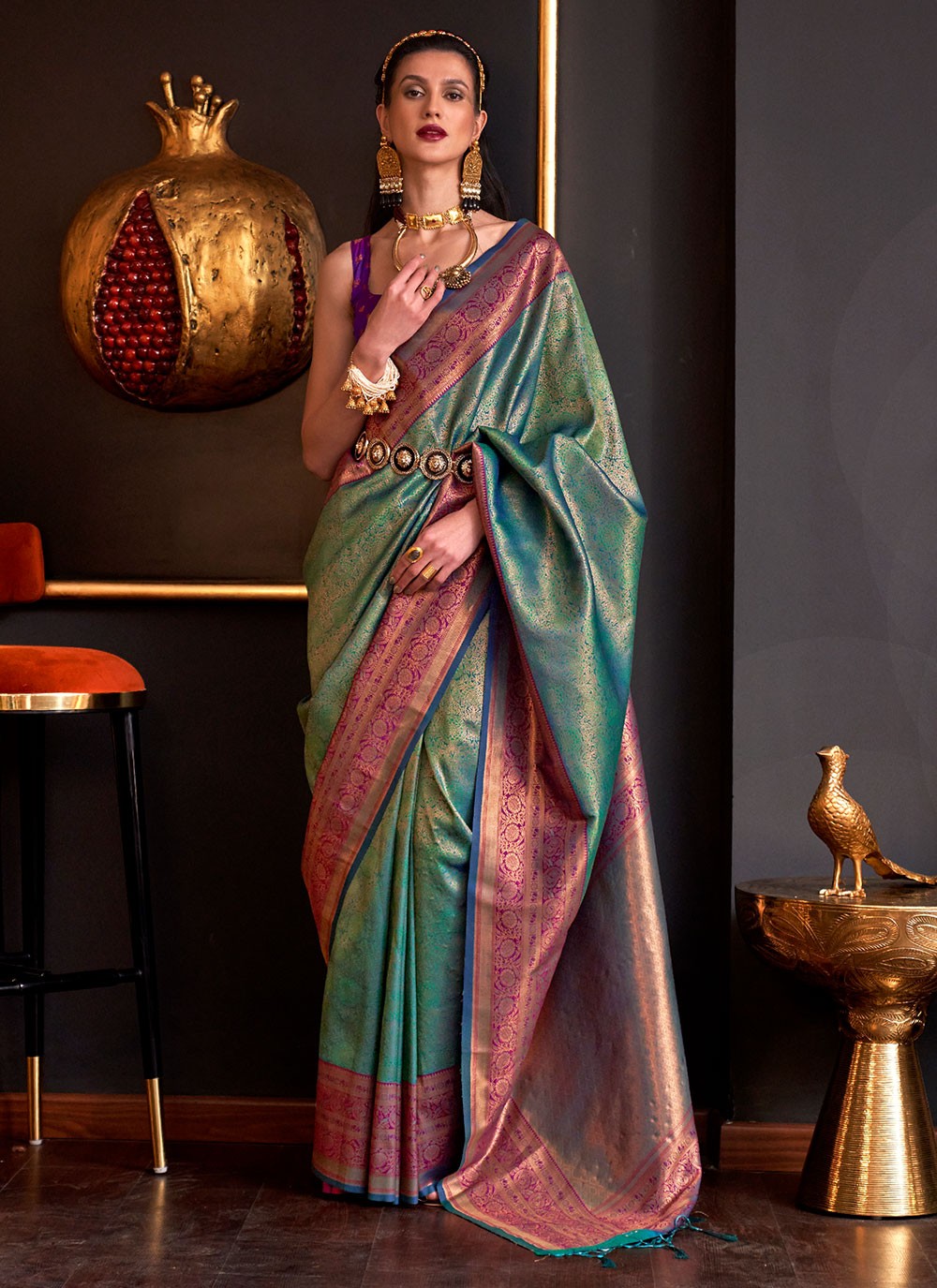 Trendy Weaving Zari Handloom Silk Saree - S4625