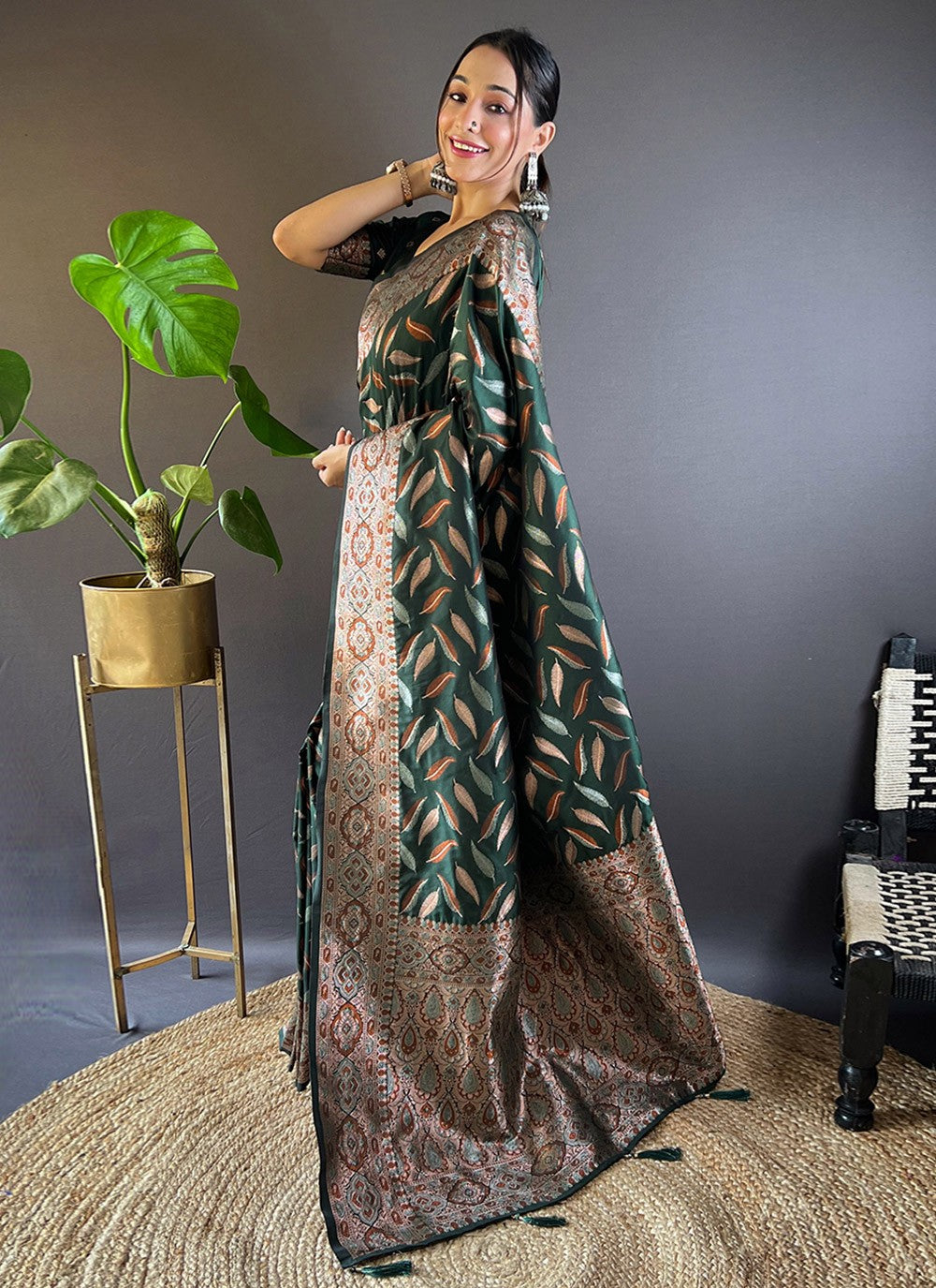 Trendy Woven Silk Saree - S8110