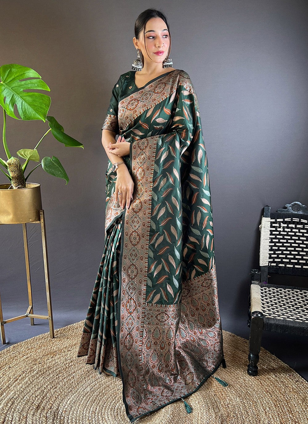 Trendy Woven Silk Saree - S8110