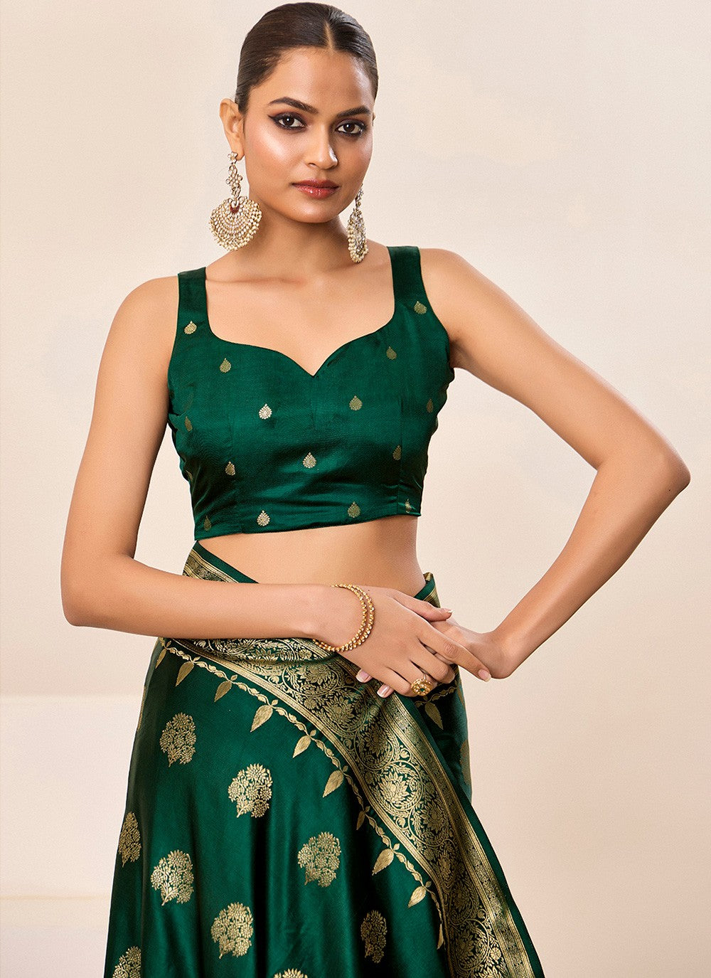 Green Satin Silk Trendy Saree Jacquard Work, Woven S16448