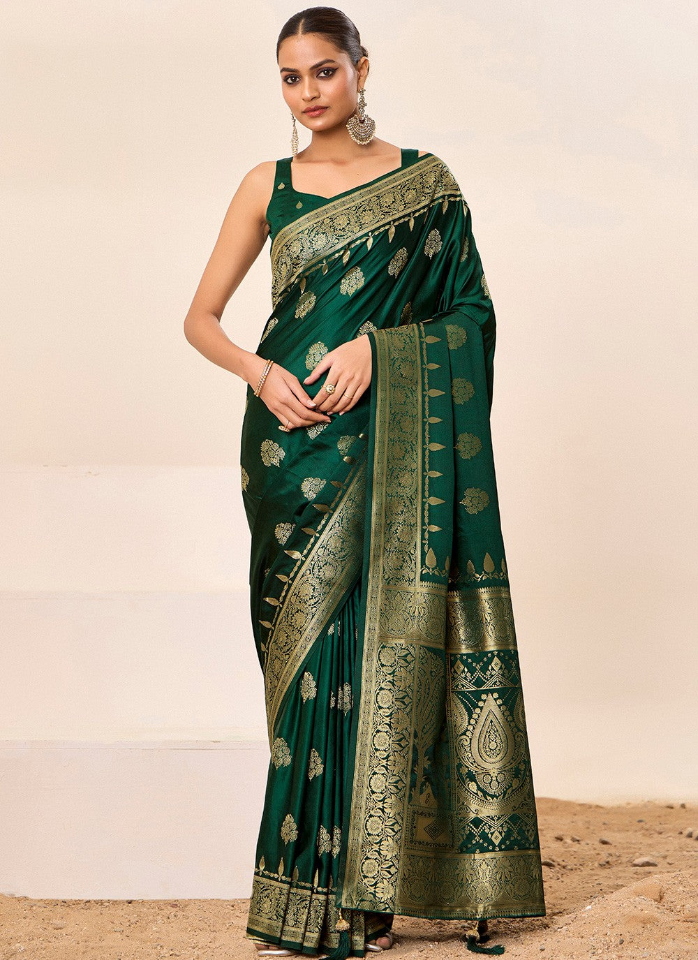Green Satin Silk Trendy Saree Jacquard Work, Woven S16448