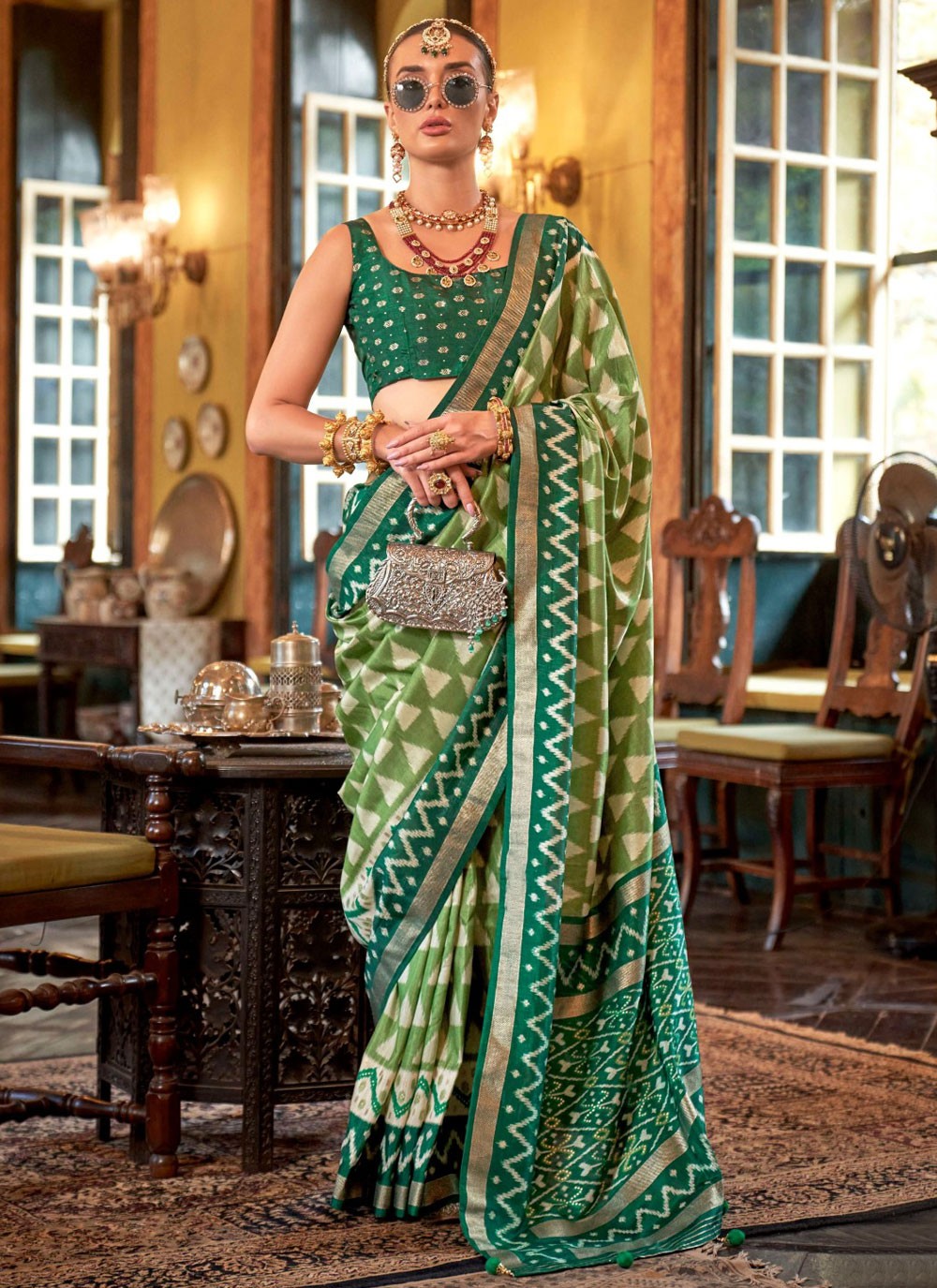 Geometric Print Silk Green Classic Saree S14907
