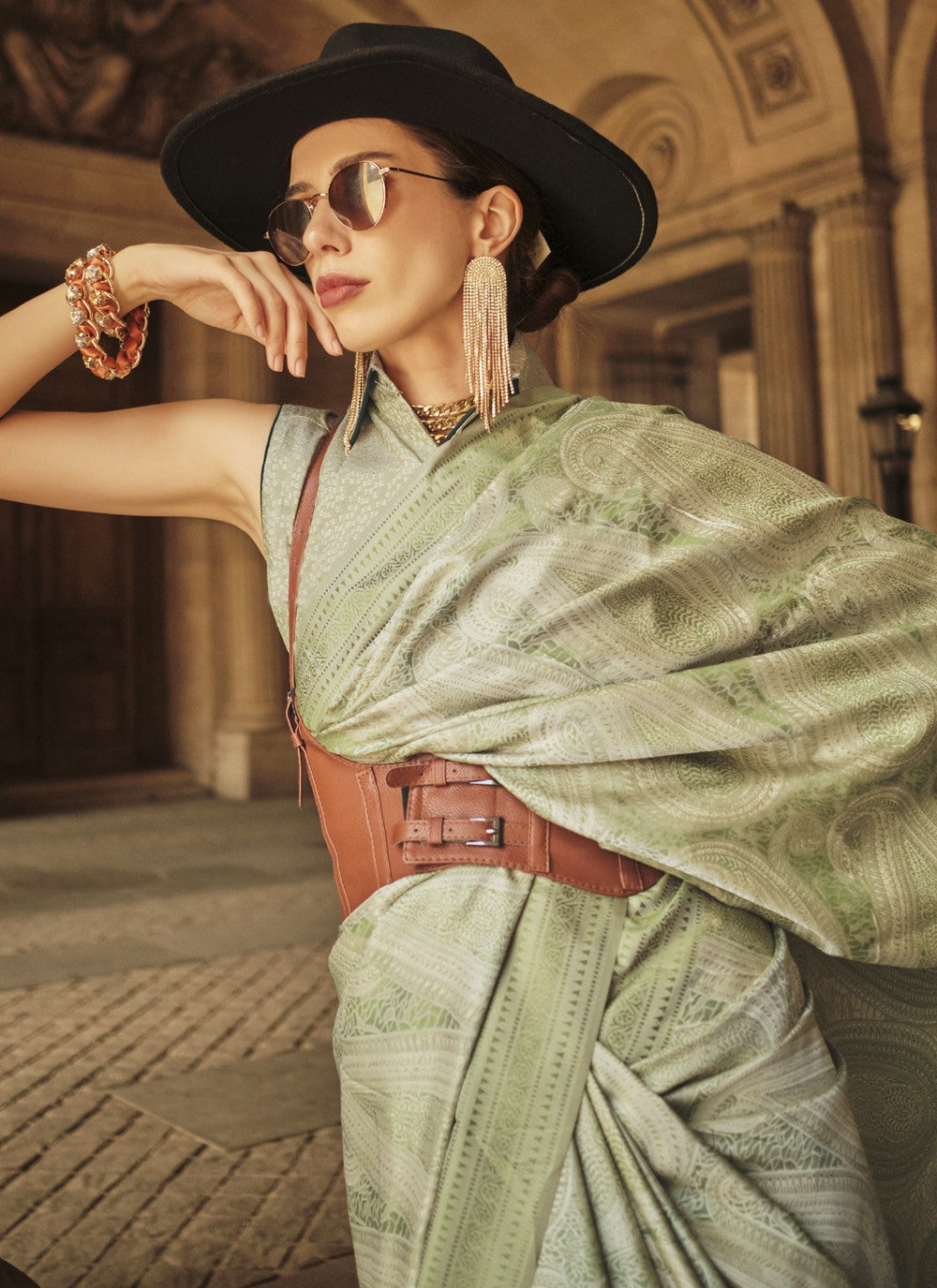 Classic Weaving Zari Handloom Silk Saree - S3657