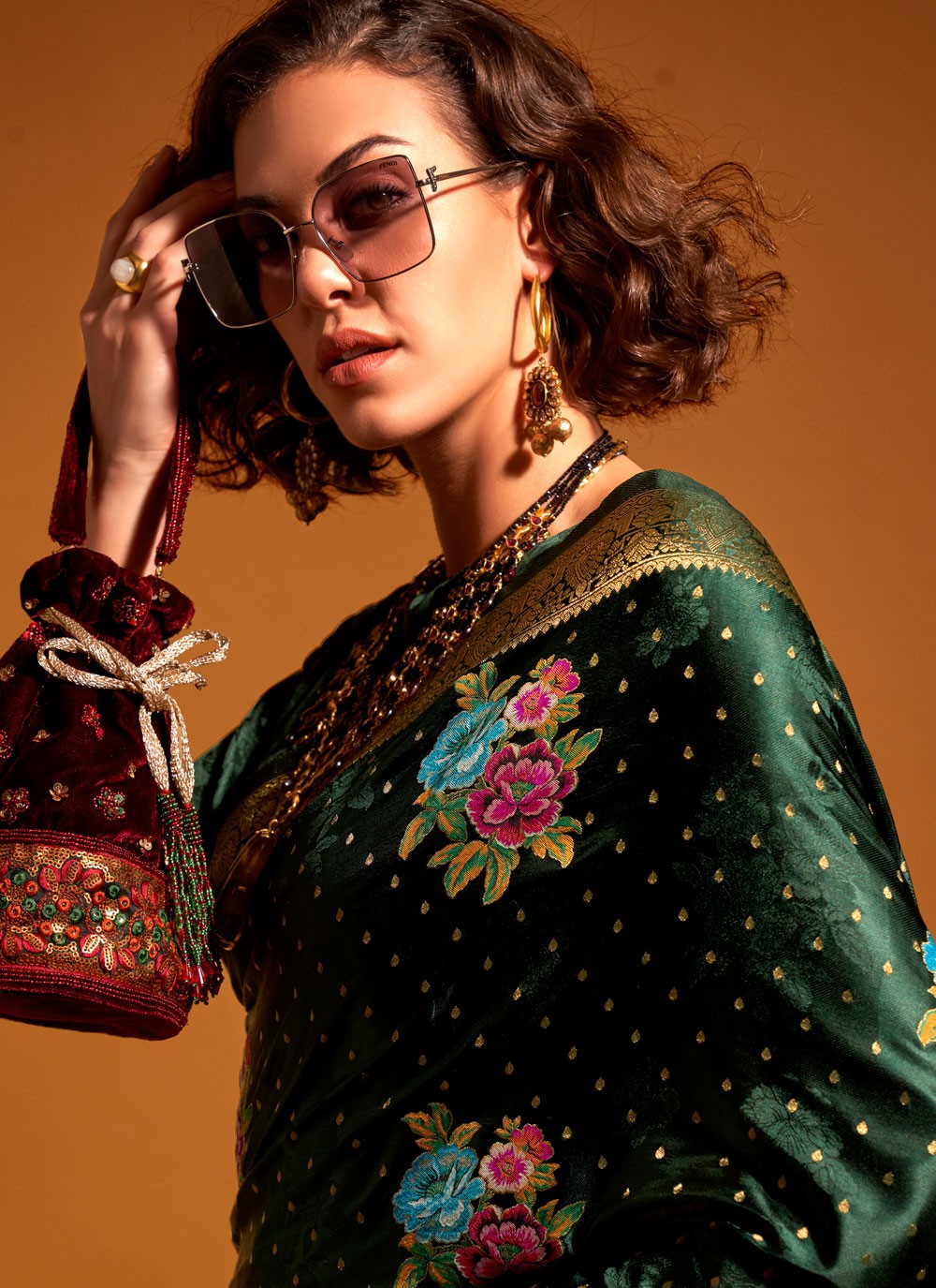 Classic Weaving Zari Handloom Silk Saree - S7701