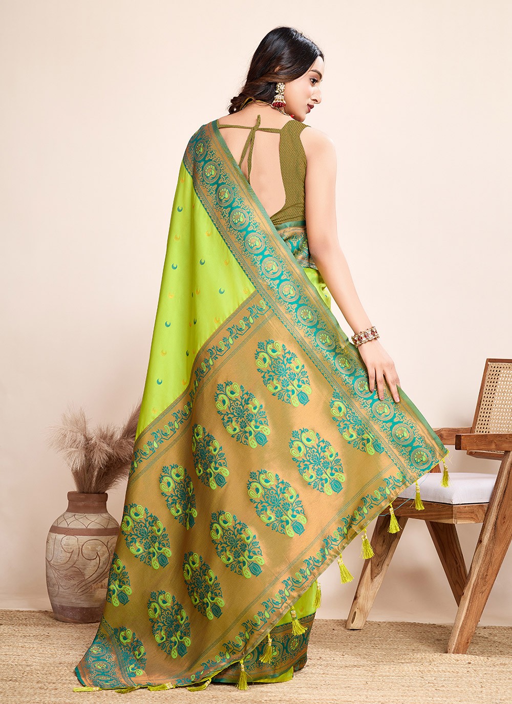 Woven Jacquard Silk Saree - S12314