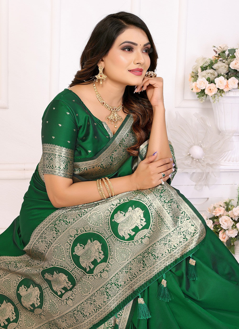 Green Banarasi Silk Classic Saree Jacquard Work, Weaving Zari S17847